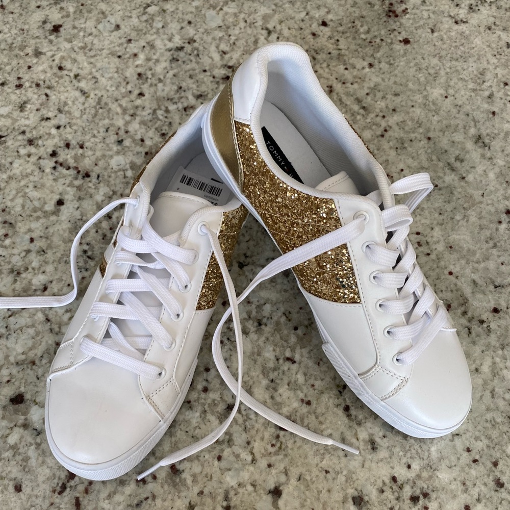 Tommy Hilfiger white & gold sparkle sneakers, size 10M